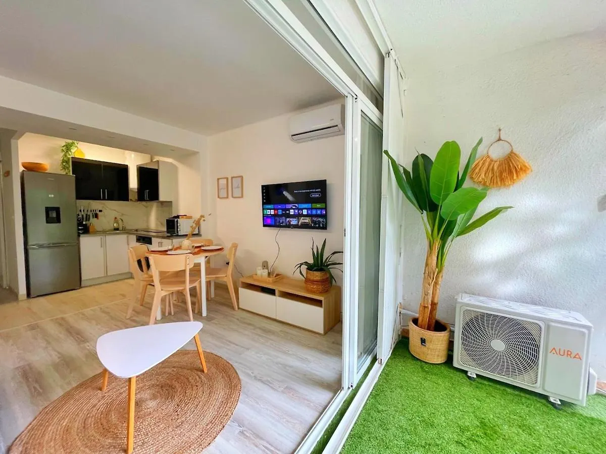 Swimming Pool, Great Location, Family Friendly, Free Parking Apartment Salou 0*,  Spain