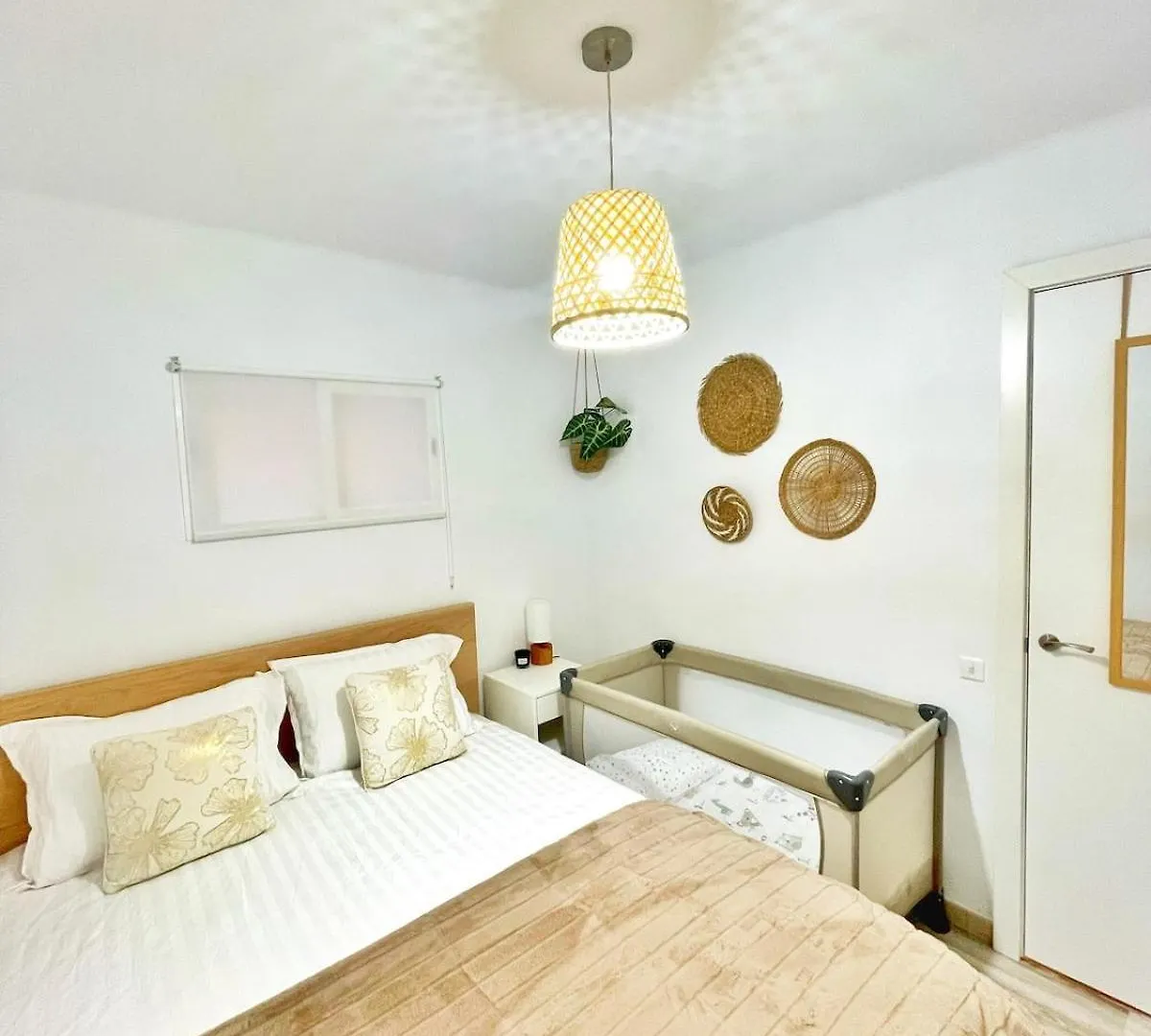 Swimming Pool, Great Location, Family Friendly, Free Parking Apartment Salou