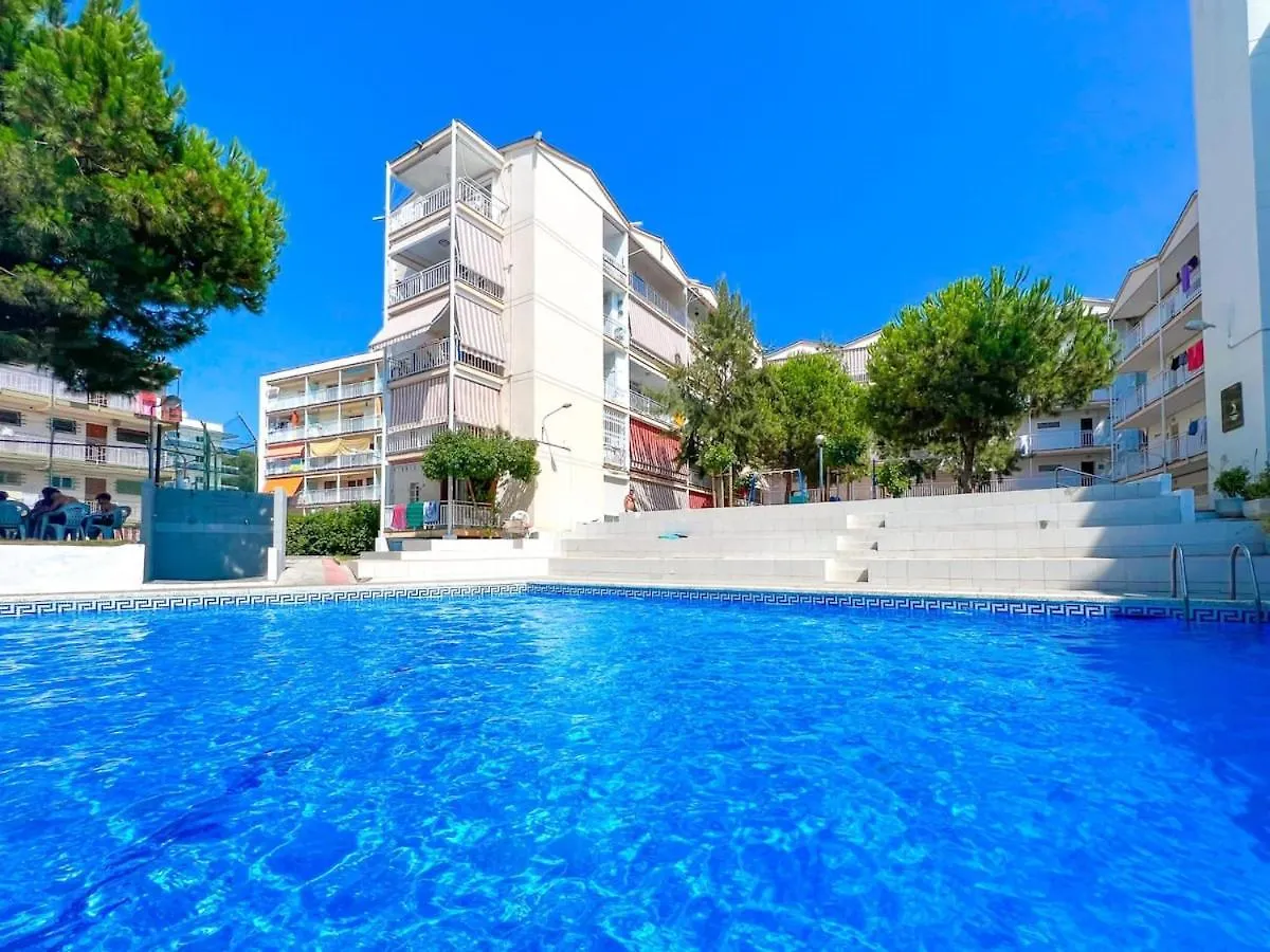 Swimming Pool, Great Location, Family Friendly, Free Parking contacts