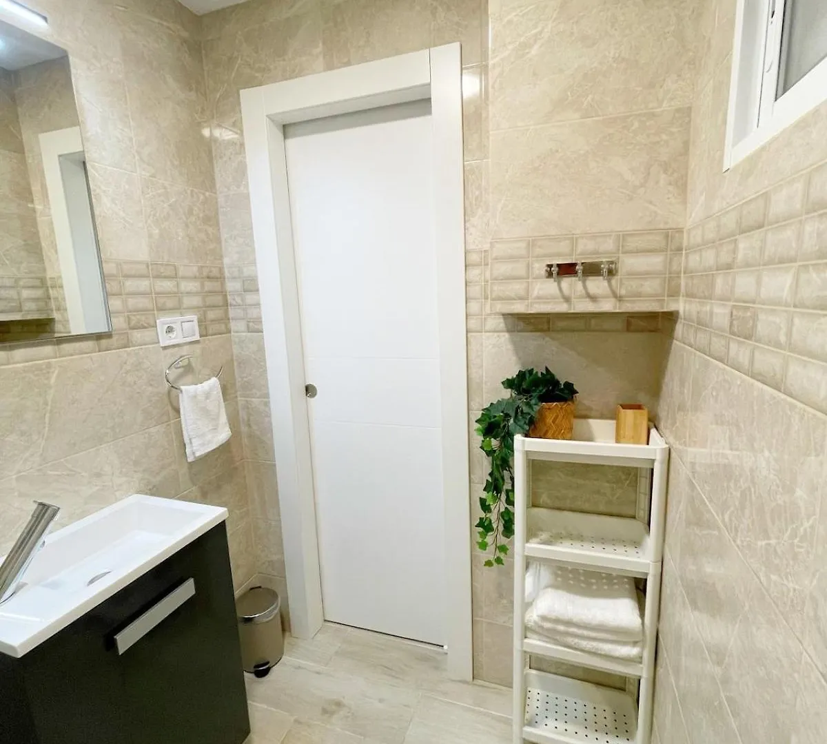 شقة Swimming Pool, Great Location, Family Friendly, Free Parking سالو